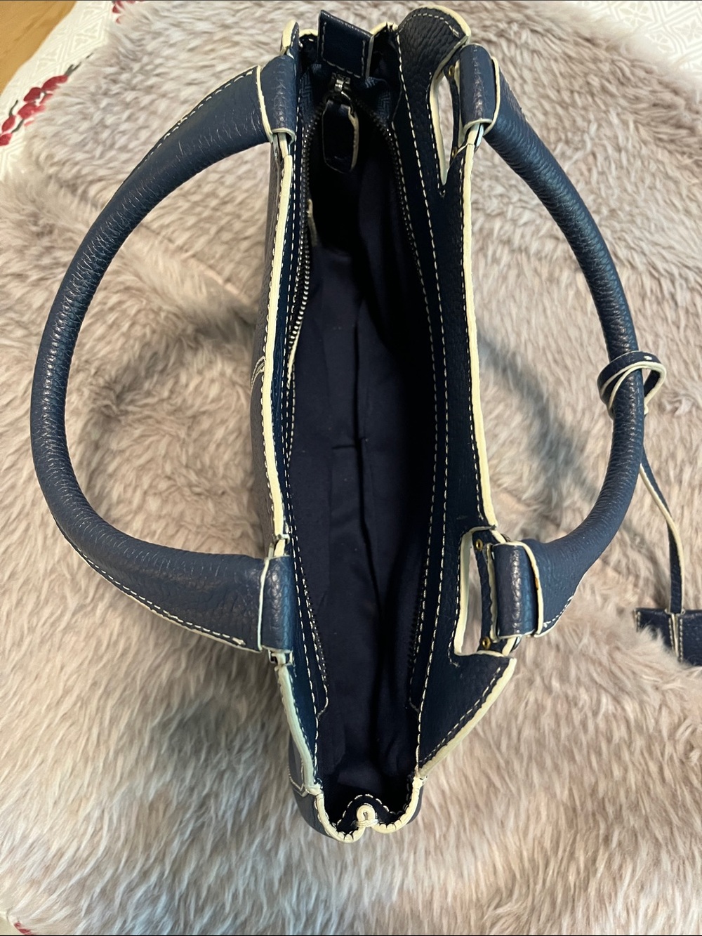 Tod's Navy Leather Top-Handle Satchel with White Stitching ~ Rare - Picture 4 of 5
